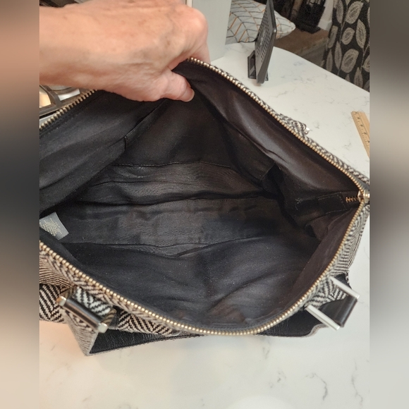 BANANA REPUBLIC Vintage 2005 Black White Herringbone Tweed Purse EUC - Picture 9 of 16